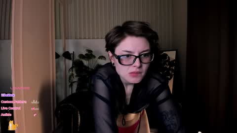 Snapshot of sweetheart_flower chatting on 02/26/25, 01:32 Kira online show from 02/26/25, 01:32
