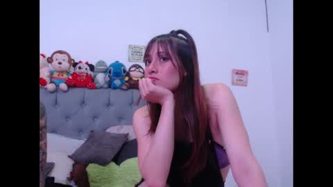 Snapshot of sweethoney22_ chatting on 01/29/25, 05:51 Sabrina y Eliot online show from 01/29/25, 05:51