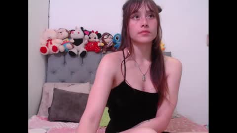 Snapshot of sweethoney22_ chatting on 02/04/25, 03:15 Sabrina y Eliot online show from 02/04/25, 03:15