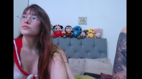 Snapshot of sweethoney22_ chatting on 03/12/25, 07:35 Sabrina y Eliot online show from 03/12/25, 07:35