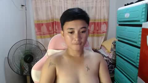 Snapshot of sweeti_marie chatting on 10/22/25, 02:06 sweeti_marie online show from 10/22/25, 02:06