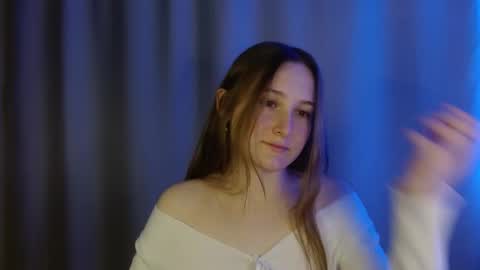 Annie online show from 12/04/25, 08:28