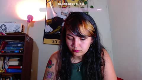 Snapshot of sweetie_maryy chatting on 01/15/25, 01:56 Maria  my insta sweetie maryy   online show from 01/15/25, 01:56