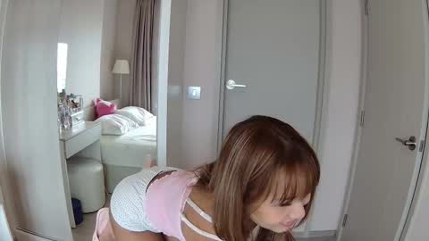 Snapshot of sweetie_natasha chatting on 09/27/25, 06:18 Sweetie Natasha online show from 09/27/25, 06:18