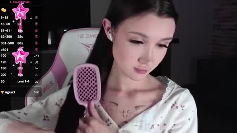 Snapshot of sweetiebones chatting on 12/08/24, 01:47 bratty gf online show from 12/08/24, 01:47