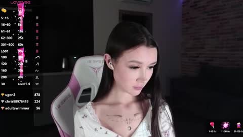 Snapshot of sweetiebones chatting on 12/08/24, 04:50 bratty gf online show from 12/08/24, 04:50