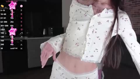 Snapshot of sweetiebones chatting on 12/12/24, 12:12 bratty gf online show from 12/12/24, 12:12