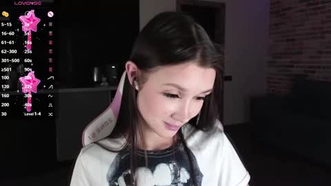 Snapshot of sweetiebones chatting on 12/19/24, 02:13 bratty gf online show from 12/19/24, 02:13