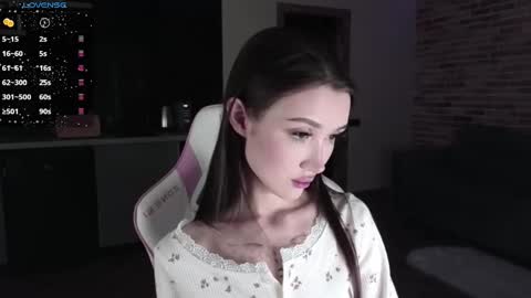 Snapshot of sweetiebones chatting on 01/23/25, 05:31 bratty gf online show from 01/23/25, 05:31