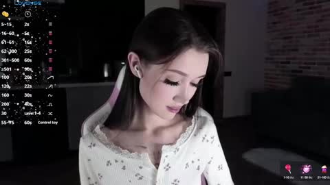 Snapshot of sweetiebones chatting on 01/31/25, 01:12 bratty gf online show from 01/31/25, 01:12