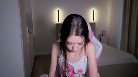 Snapshot of sweetiebones chatting on 07/11/26, 06:16 bratty gf online show from 07/11/26, 06:16