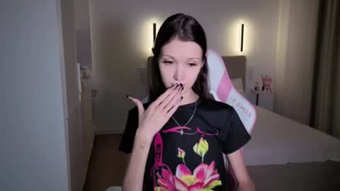 Snapshot of sweetiebones chatting on 07/21/26, 03:36 bratty gf online show from 07/21/26, 03:36