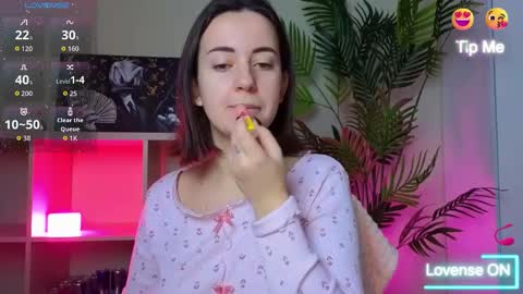 Snapshot of sweetiekendl chatting on 03/03/26, 09:31 Kendl online show from 03/03/26, 09:31