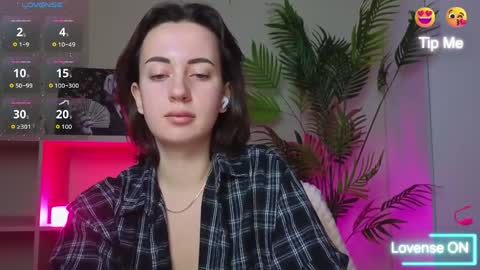 Snapshot of sweetiekendl chatting on 04/03/26, 06:44 Kendl online show from 04/03/26, 06:44