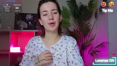 Snapshot of sweetiekendl chatting on 04/07/26, 09:59 Kendl online show from 04/07/26, 09:59