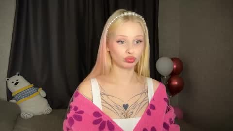 Snapshot of sweetielis chatting on 12/16/24, 06:16 sweetie Lisa3 online show from 12/16/24, 06:16