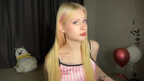 Snapshot of sweetielis chatting on 12/22/24, 03:00 sweetie Lisa3 online show from 12/22/24, 03:00