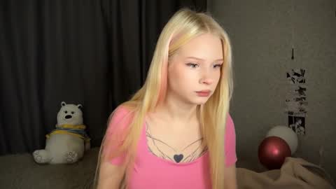 Snapshot of sweetielis chatting on 12/24/24, 03:38 sweetie Lisa3 online show from 12/24/24, 03:38