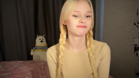 Snapshot of sweetielis chatting on 01/04/25, 09:54 sweetie Lisa3 online show from 01/04/25, 09:54