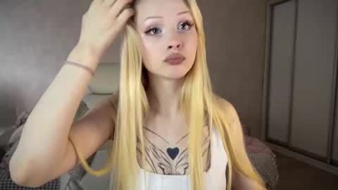 Snapshot of sweetielis chatting on 03/08/25, 08:44 sweetie Lisa3 online show from 03/08/25, 08:44