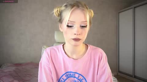 Snapshot of sweetielis chatting on 03/11/25, 01:56 sweetie Lisa3 online show from 03/11/25, 01:56