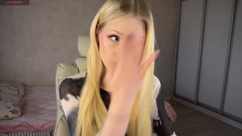 Snapshot of sweetielis chatting on 03/12/25, 02:45 sweetie Lisa3 online show from 03/12/25, 02:45