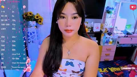 Nicole online show from 11/25/25, 04:29