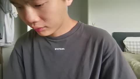 Snapshot of sweetiepuppy421 chatting on 12/23/25, 01:25 sweetiepuppy421 online show from 12/23/25, 01:25