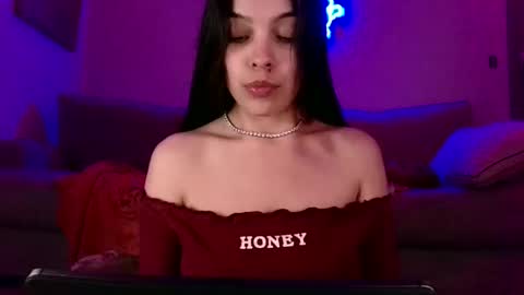 Snapshot of sweetieslikebutter chatting on 02/22/25, 05:55 Blu Sweets online show from 02/22/25, 05:55