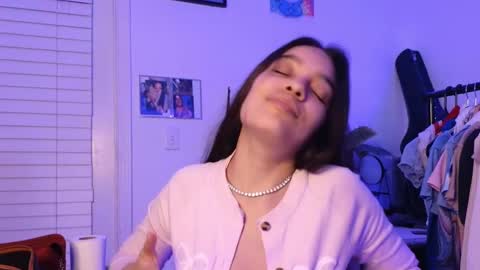 Snapshot of sweetieslikebutter chatting on 09/24/25, 10:57 Blu Sweets online show from 09/24/25, 10:57