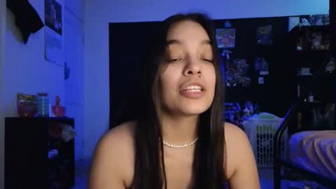 Snapshot of sweetieslikebutter chatting on 02/17/26, 06:14 Blu Sweets online show from 02/17/26, 06:14