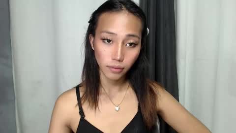 Snapshot of sweetiie_caren chatting on 01/28/25, 03:04 CAREN online show from 01/28/25, 03:04