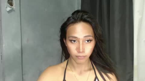 Snapshot of sweetiie_caren chatting on 03/04/25, 02:17 CAREN online show from 03/04/25, 02:17
