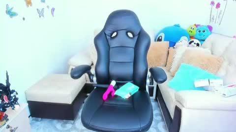 Isabella online show from 02/08/25, 04:36