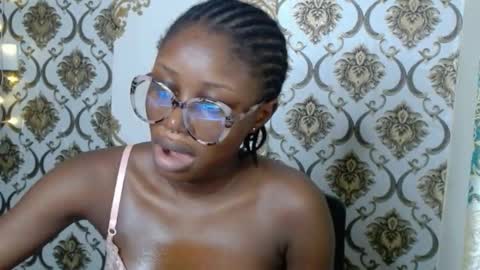 Snapshot of sweetjuicyclit chatting on 03/11/26, 01:28 zuri online show from 03/11/26, 01:28