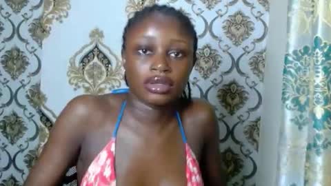 Snapshot of sweetjuicyclit chatting on 03/12/26, 01:34 zuri online show from 03/12/26, 01:34