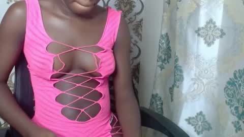 Snapshot of sweetjuicyclit chatting on 03/22/26, 01:14 zuri online show from 03/22/26, 01:14