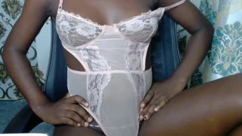 Snapshot of sweetjuicyclit chatting on 04/02/26, 01:58 zuri online show from 04/02/26, 01:58