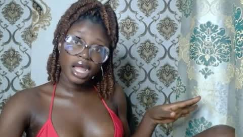 Snapshot of sweetjuicyclit chatting on 04/02/26, 10:40 zuri online show from 04/02/26, 10:40