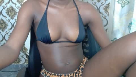 Snapshot of sweetjuicyclit chatting on 04/03/26, 12:14 zuri online show from 04/03/26, 12:14