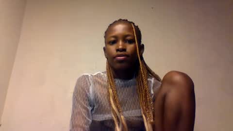 sweetkola online show from 11/25/25, 04:12