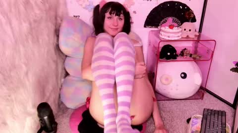 Snapshot of sweetlaumina chatting on 02/17/26, 01:24 Sweet Laumina online show from 02/17/26, 01:24