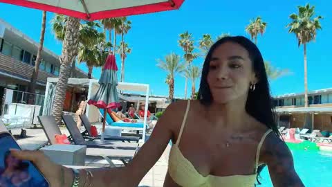 Snapshot of sweetlaurasaenz chatting on 04/20/26, 08:43 Laura Saenz Geminis online show from 04/20/26, 08:43