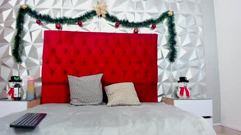 Lauren online show from 12/31/24, 05:22