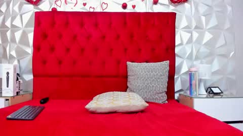 Lauren online show from 02/25/25, 08:14