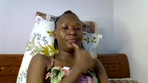 Snapshot of sweetlavie_ chatting on 03/16/26, 04:07 Titi online show from 03/16/26, 04:07