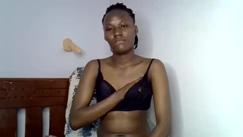 Snapshot of sweetlavie_ chatting on 03/28/26, 01:54 Titi online show from 03/28/26, 01:54