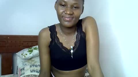 Snapshot of sweetlavie_ chatting on 04/13/26, 02:11 Titi online show from 04/13/26, 02:11