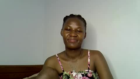 Snapshot of sweetlavie_ chatting on 04/20/26, 11:06 Titi online show from 04/20/26, 11:06