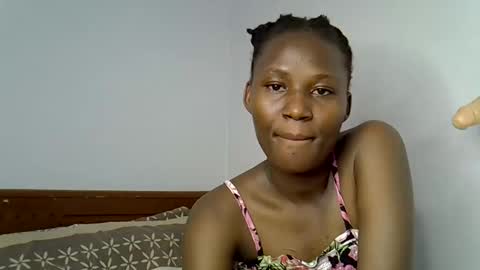 Snapshot of sweetlavie_ chatting on 04/27/26, 01:58 Titi online show from 04/27/26, 01:58